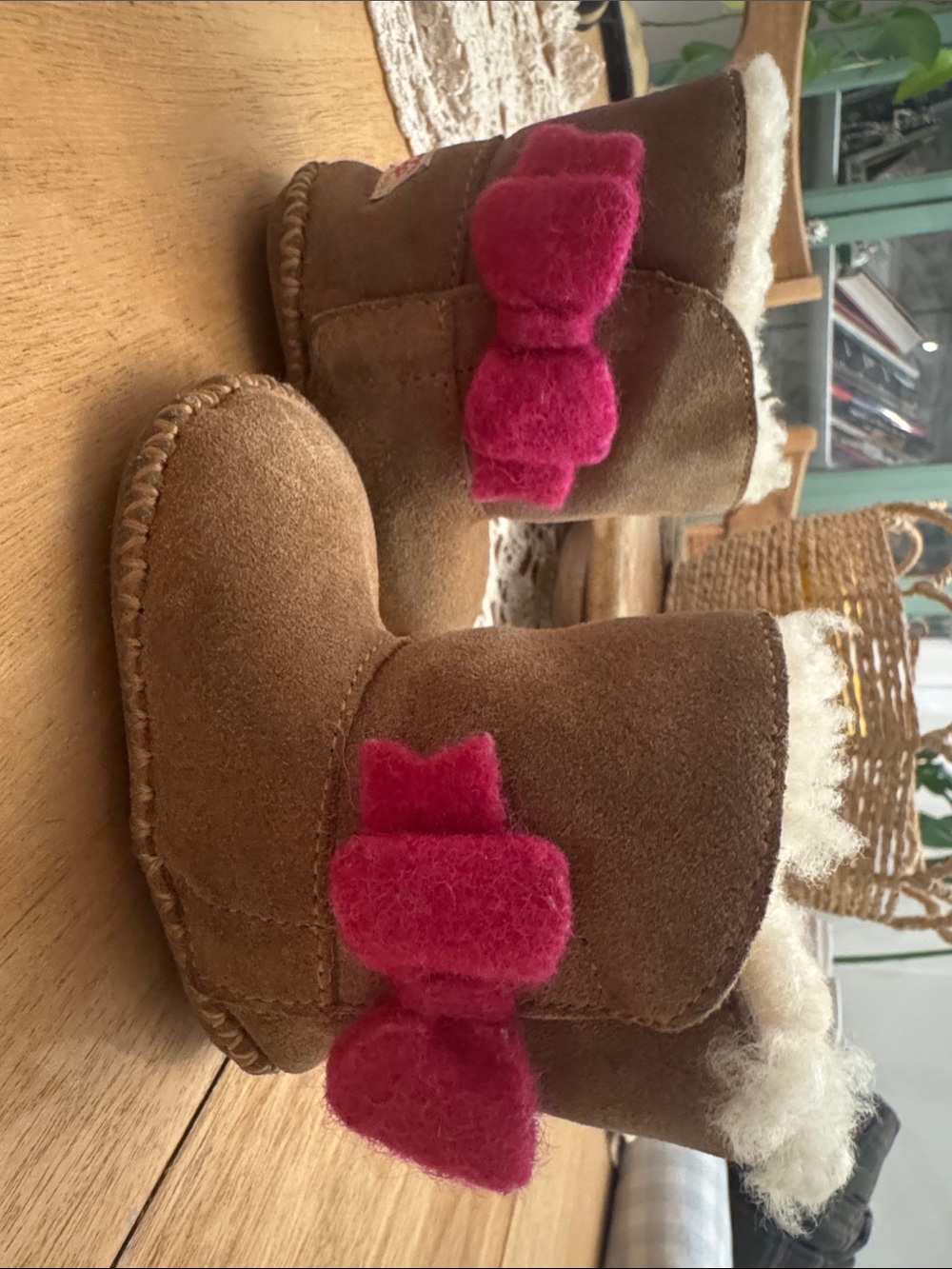 UGG Jesse Bow II Kids Bow Slippers Brown & Pink Size 2/3